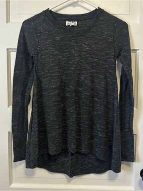 Shrinking Violet High Low Sweater Size XS